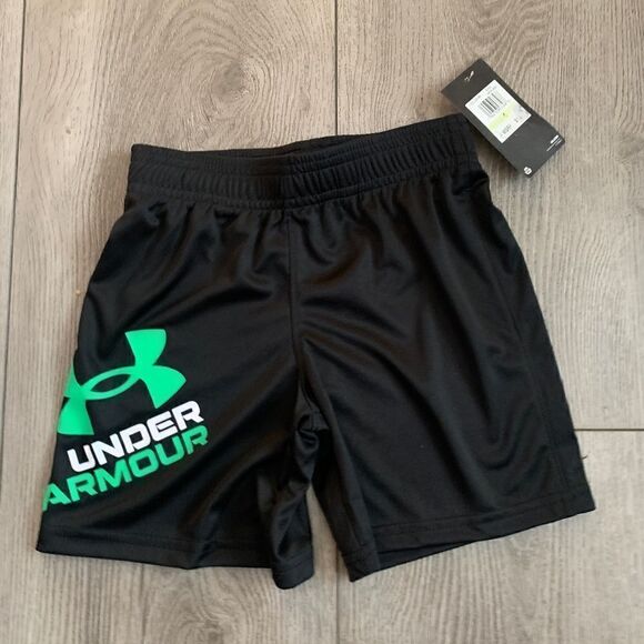 Under Armour boys shorts perfect for the summer - Picture 1 of 3